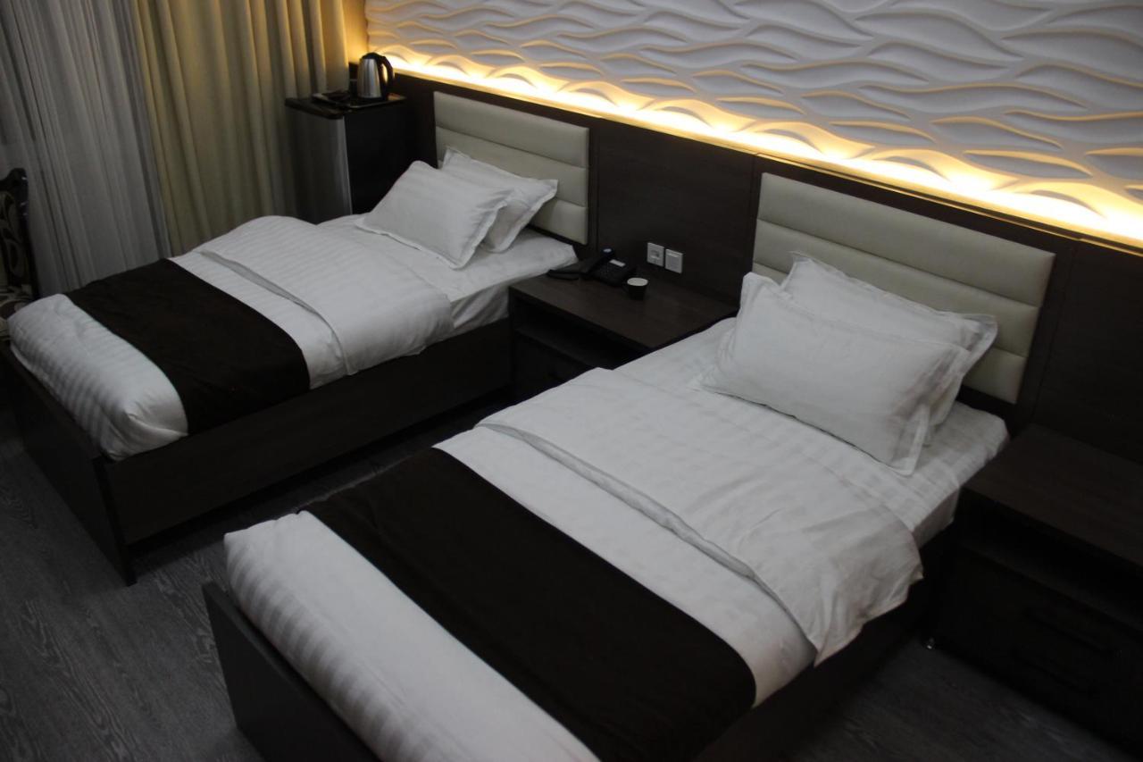 דושאנבה Safir Business Hotel O מראה חיצוני תמונה