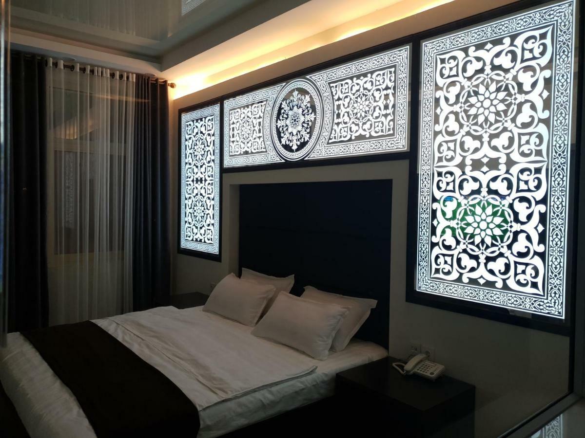דושאנבה Safir Business Hotel O מראה חיצוני תמונה